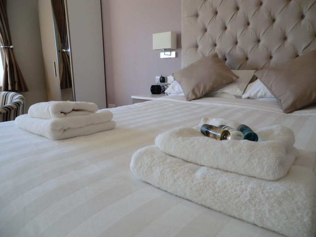 Coombe Dale Accommodation Lulsgate Bottom Phòng bức ảnh